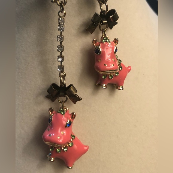 Vintage Y2K Betsey Johnson Baby Hippo Pink Enamel Earrings (original design) - Picture 5 of 8